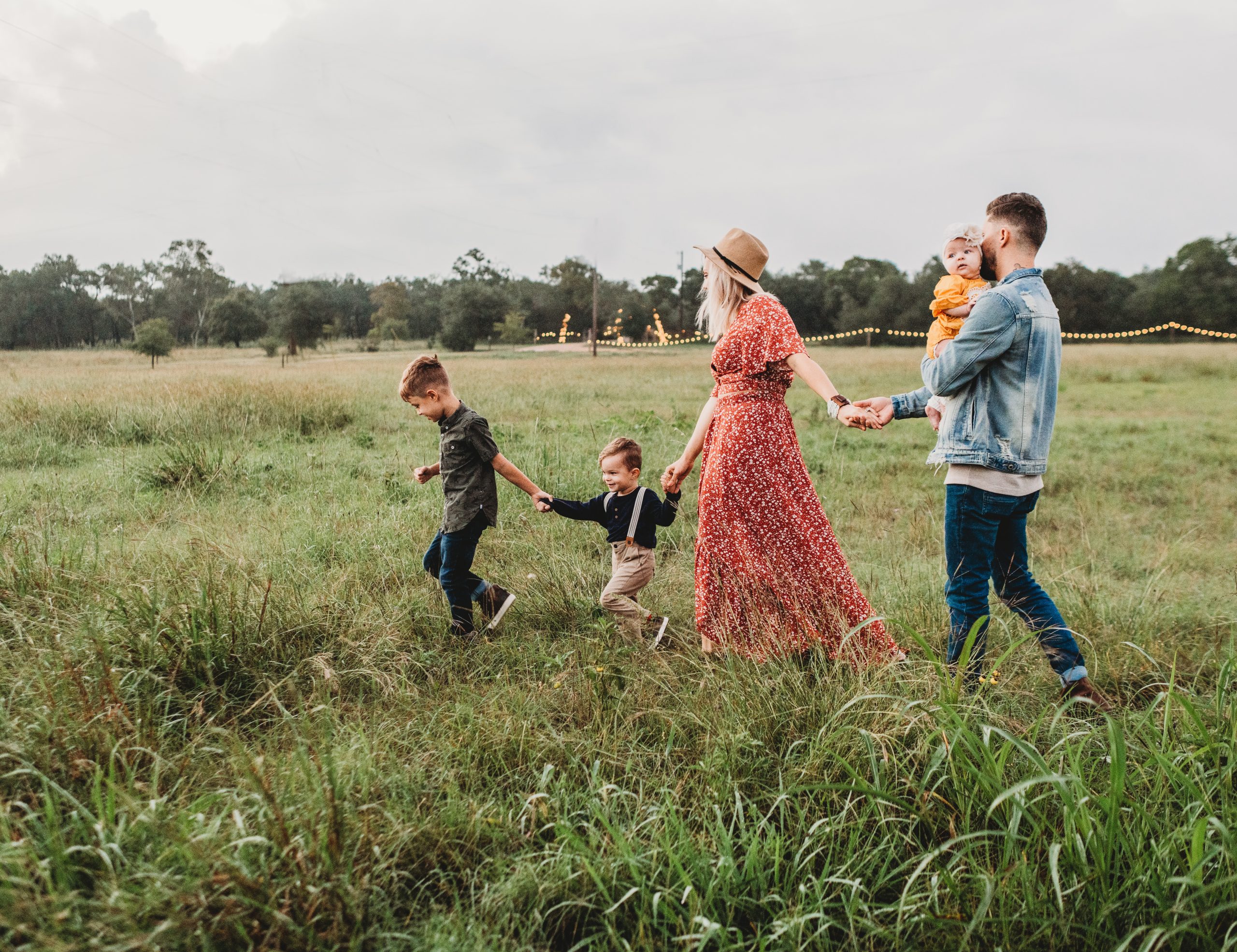 The Benefits of Family Outdoor Activities: Bonding and Fun in Nature’s Playground